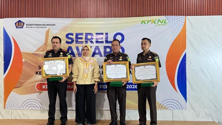 718adf13-c3b8-454f-b933-d86914e51225